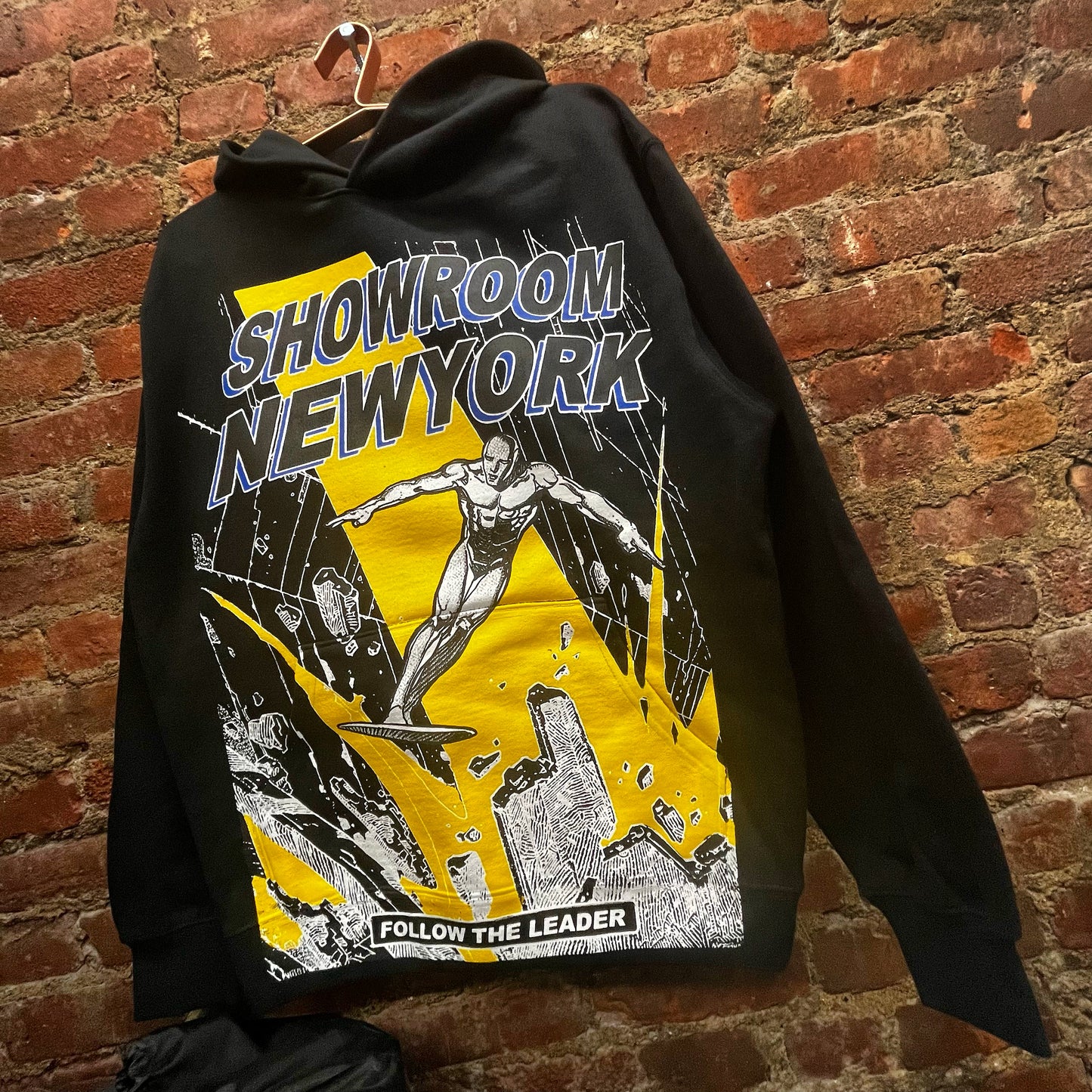 Showroom “follow the leader” hoodie (yellow)