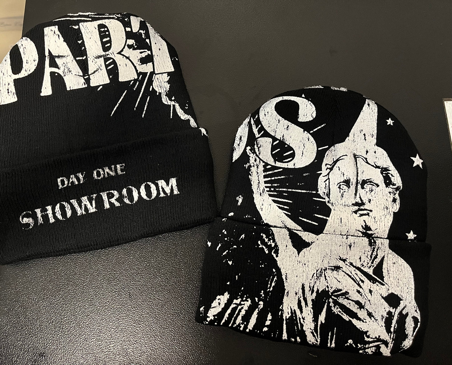 Showroom “Day One” skully