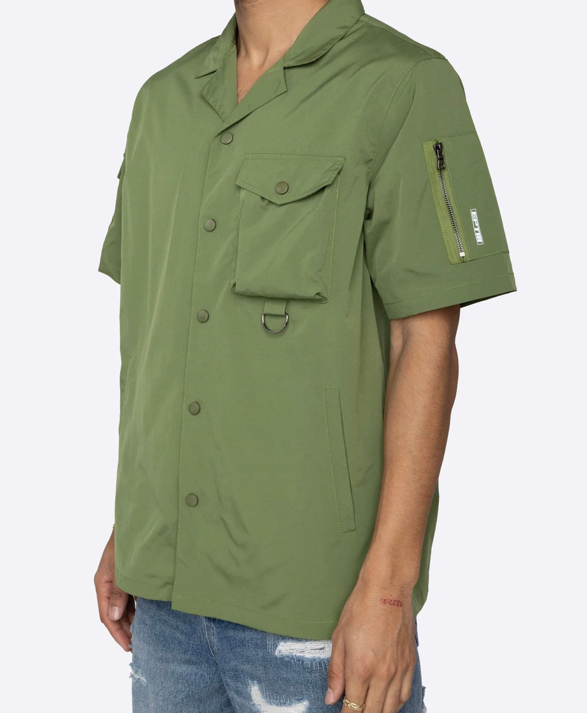 Em “camp” shirt (green)